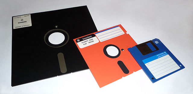 ../_images/Floppy_disk_2009_G1.jpg